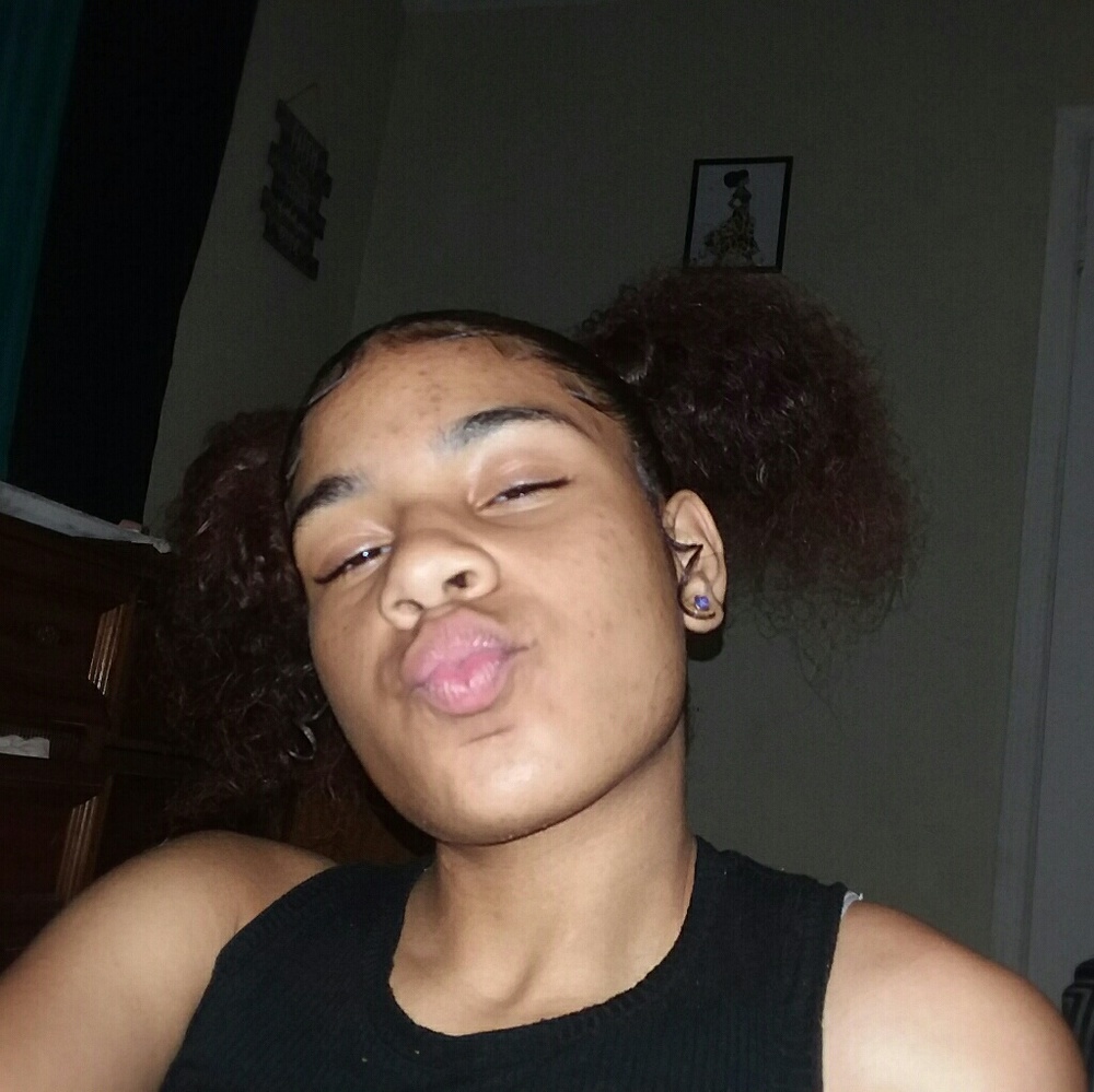 Meet your Posher, Jalen renee